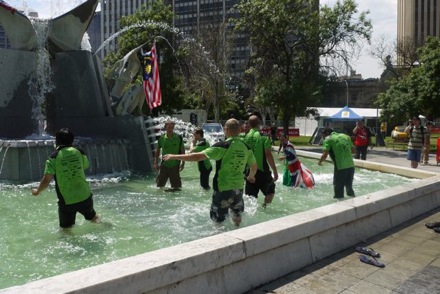 27e - celebrating in the fountain-this is traditional