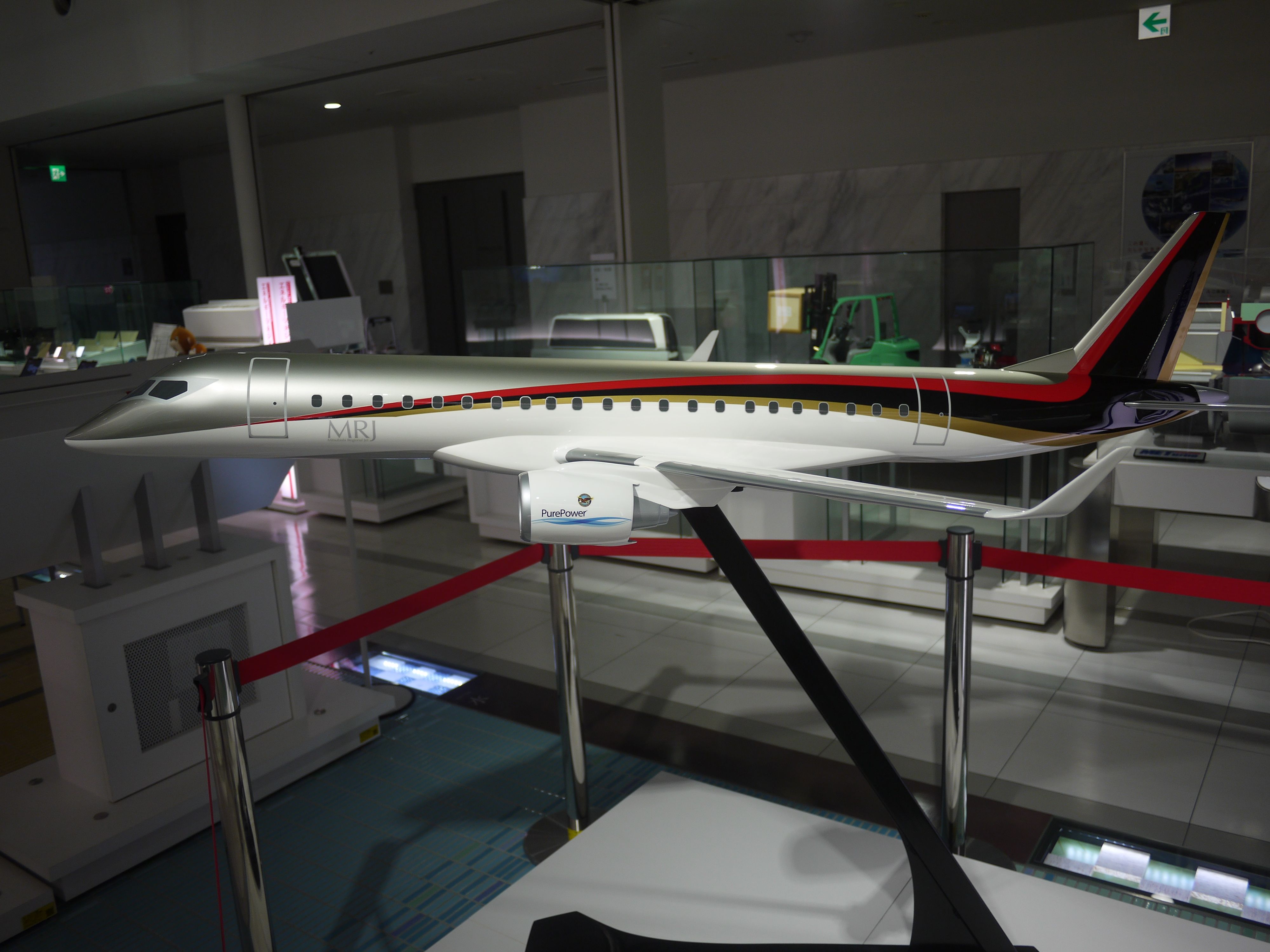 Shinagawa_MSquared_Mitsibushi_Regional_Jet_MRJ