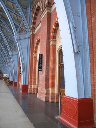 Amir Shirzadi at  Diffusion Bonding Conference, Aachen-Germany and St Pancras station in London