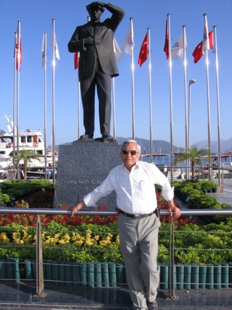 Amir Shirzadi and his father in Turkey