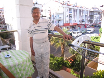 Amir Shirzadi and his father in Turkey