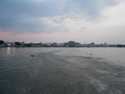 Duong, Van Tuan, Vietnam, Harry Bhadeshia, GIFT, POSTECHriversides seen from the ferry 2