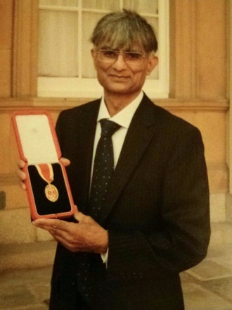 Harry Bhadeshia, Knighthood, investiture, buckingham palace, duke of Cambridge