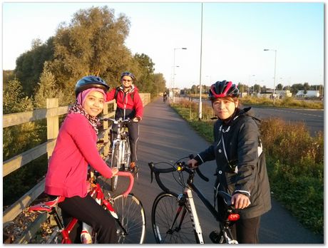 Harry Bhadeshia, Siti, Steve Ooi, Hyun-Kyung  Kim, Oxford-Cambridge Bike Ride