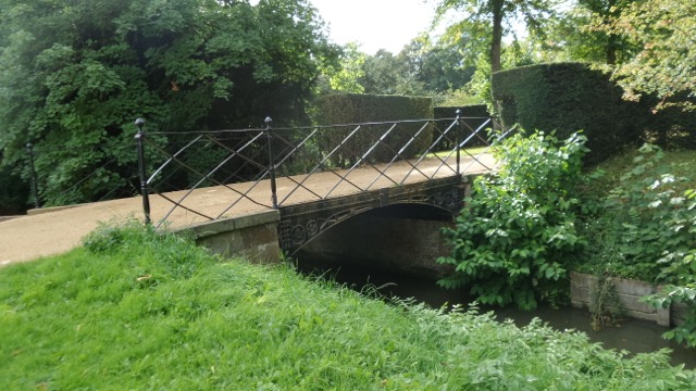 Wen Di, Yanhui Zhang, Hyunjeong Lee, Steve Ooi, Tim Ramjaun, Mark Manning, Hans-Åke,Sundberg, Adam Stahlkrantz, Saurabh Kundu, Macau, Qui Xiaolin, He Jianguo,  Cast iron bridge at St John's College, taken by Mathew Peet