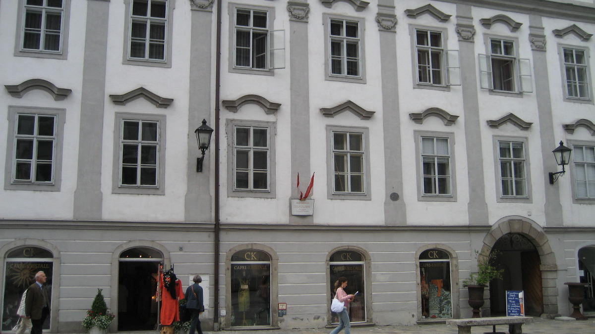 Where Mozart lived