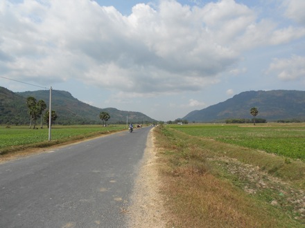 Duong, Van Tuan, Vietnam, Harry Bhadeshia, GIFT, POSTECHOn the road to my  Father's farm 2