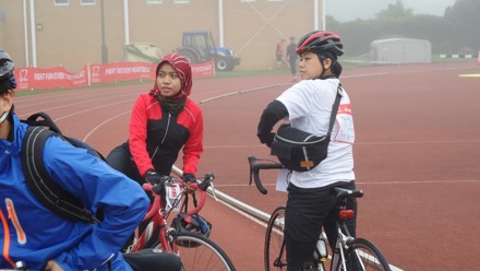 Oxford to Cambridge Bike ride, Hyun Kyung Kim, Mathew Peet, Lin Sun, James Nygaard, Siti, Steve Ooi, Priti, Bill Clyne