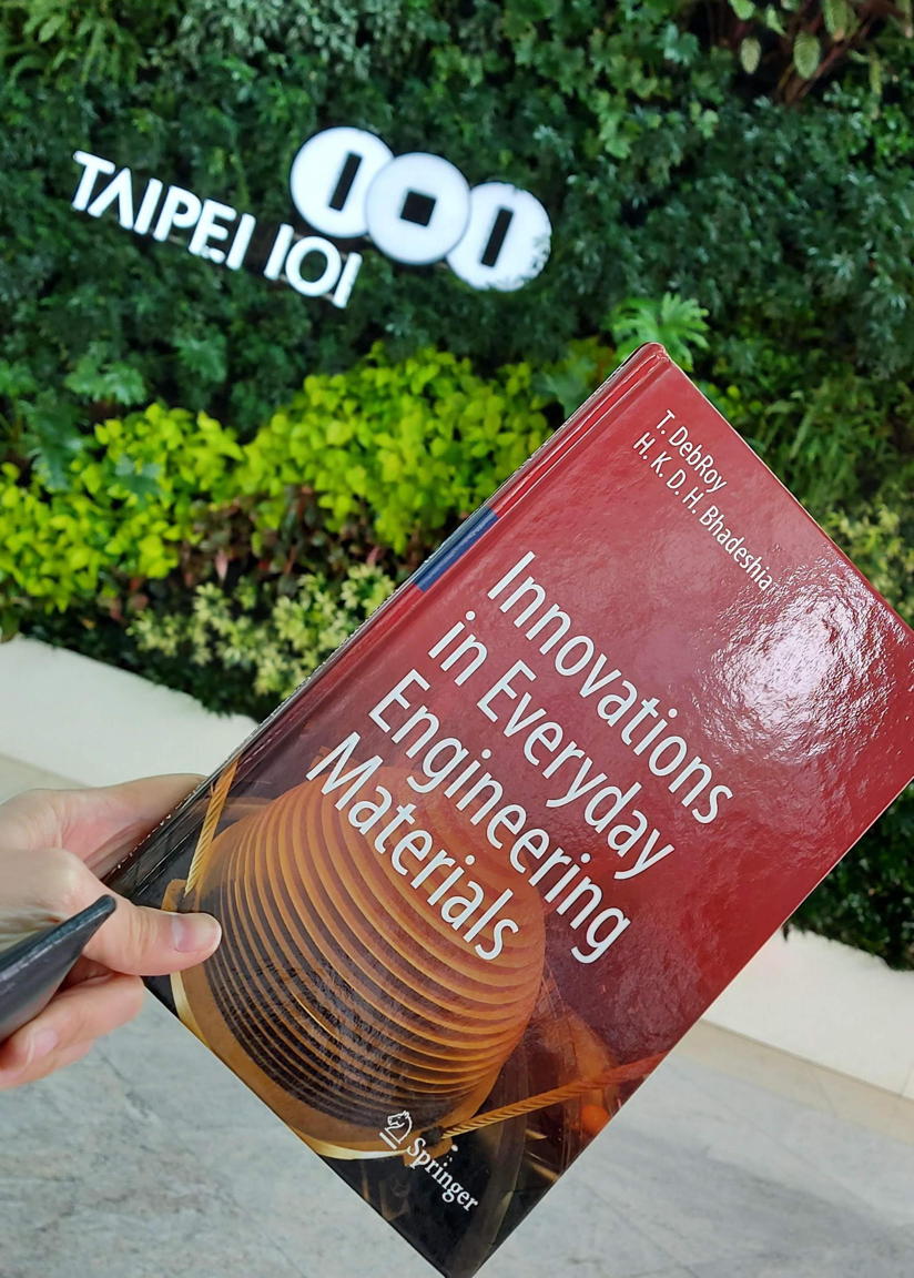 img_20210224_173952.jpg Innovations in Everyday Engineering Materials, Springer Nature, T. DebRoy and H. K. D. H. Bhadeshia, 2021, Harry Bhadeshia, University of Cambridge, Pennsylvania State University