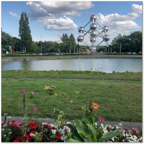 Atomium, Brussels,
crystallography, body-centred cubic,Leo Kestens, Alexey Gervasyev, Harry
Bhadeshia