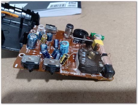 Capacitors, old radio, Harry Bhadeshia